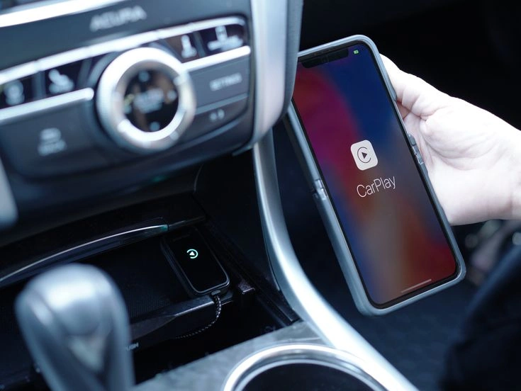 Plug & Play Installation des CarPlay Adapters